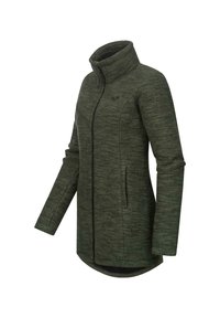 Veste en polaire verte avec col montant, zip frontal intégral et poches latérales. Présente un tissu texturé et un dos légèrement allongé.