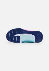 Nike Performance METCON 9 - Trainingsschoen - white/deep royal blue/fierce pink/aquarius blue/light laser orange