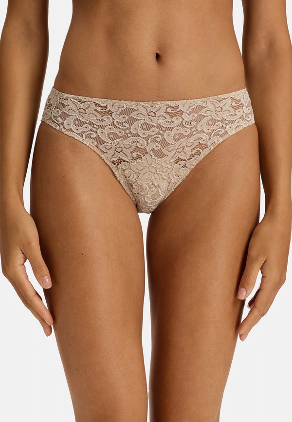 MOMENTS - Slip - iced cappuccino