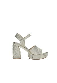 Sandali platform in argento con tomaia in tessuto texturizzato, fasce larghe e tacco chunky attorcigliato. Design open toe e dettaglio con cinturino alla caviglia.