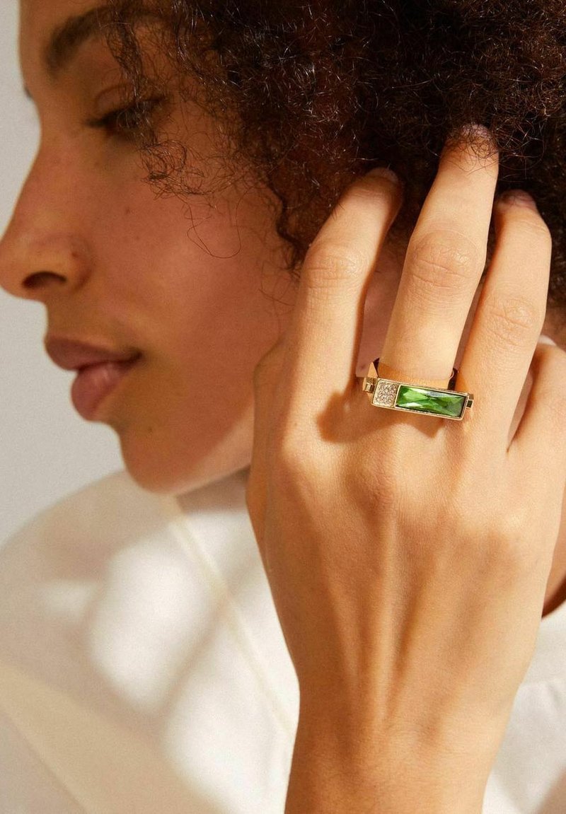 Pilgrim HANNA SCHÖNBERG RECYCELTED ADJUSTABLE STATEMENT Ring green