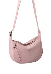 Rote Leder-Schultertasche mit einer geschwungenen Form, ausgestattet mit einem Reißverschluss oben und einer seitlichen Reißverschlusstasche. Glatte Textur und verstellbarer Tragegurt.