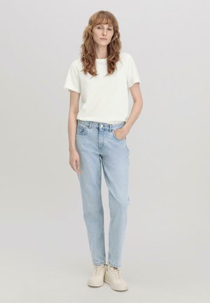 hessnatur HIGH RISE MOM - Relaxed fit jeans - light blue
