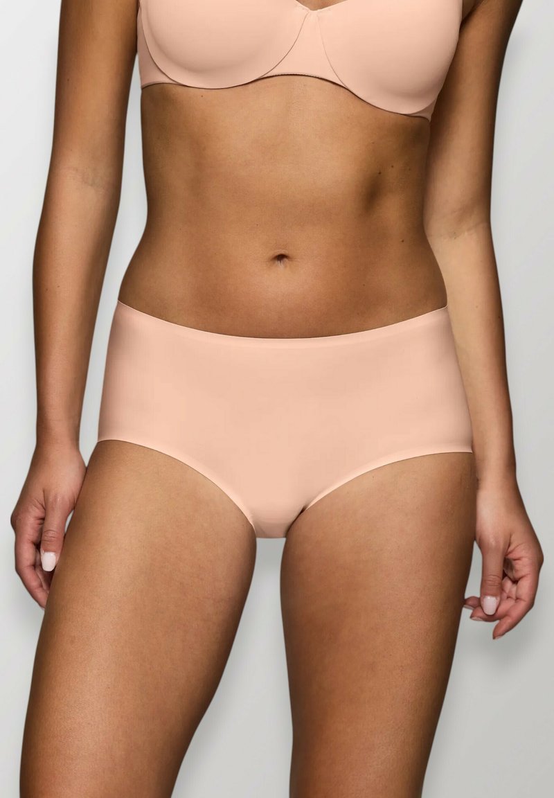 Mutande a vita alta color pelle con una texture liscia e elastica. Design semplice, senza pattern o decorazioni visibili. Adatte per un uso quotidiano.