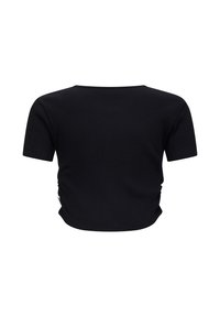 Top corto a maniche corte nero a coste con scollatura rotonda. Il tessuto ha un'aspetto testurizzato con dettagli di arricciatura sottili sui lati.