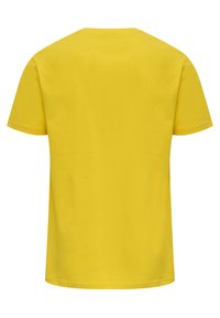 Maglietta a maniche corte in cotone giallo semplice vista da dietro, con scollo rotondo e orlo semplice.