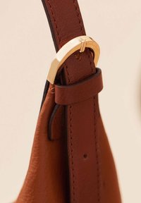 Isabel Bernard Handbag - braun