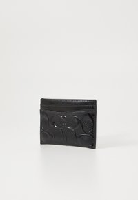 COACH PATENT SIGNATURE LEATHER ESSENTIAL CARD CASE - Portofel - black