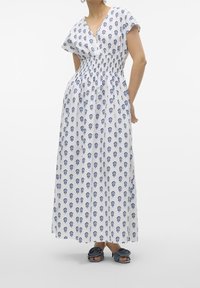 Vero Moda Robe de jour - white