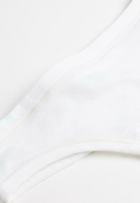 Intimissimi BRASIL  ULTRALIGHT - String - talco