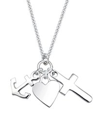 Silverhalsband med tre berlocker: ett ankare, ett hjärta och ett kors, var och en med en polerad yta och sammankopplade med ringar.
