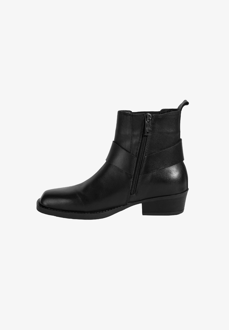 Bottines noires en cuir lisse avec une fermeture éclair sur le côté, un petit talon carré et un bandeau décoratif autour de la partie supérieure.