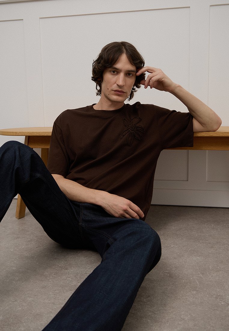 sandro T-shirt basic bruin