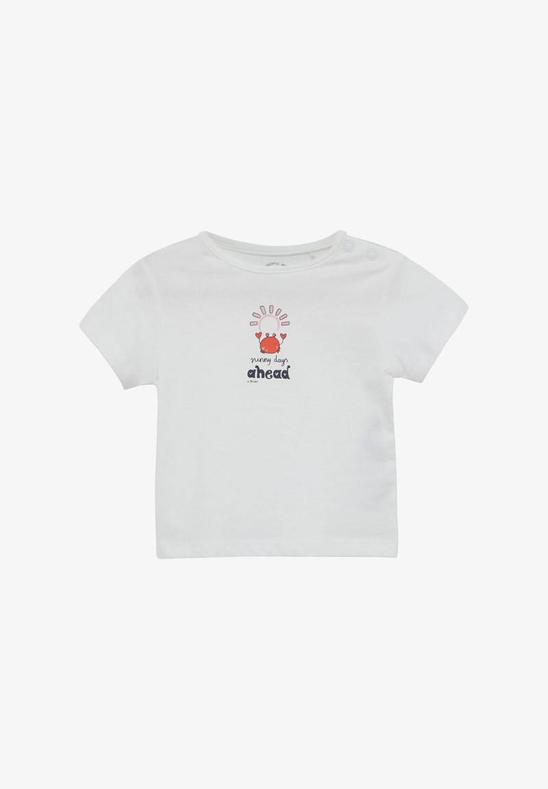 Weißes Baumwoll-T-Shirt mit kurzen Ärmeln, das ein rotes Krabbenmotiv und den Text "Sonnige Tage voraus" aufweist. Enthält zwei Druckknöpfe an der Schulter.