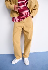 Carhartt WIP BRANDON PANT - Relaxed fit jeans - bourbon