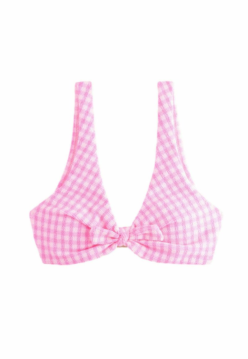 Top bikini in gingham rosa con tessuto testurizzato, caratterizzato da spalline larghe e un dettaglio a fiocco al centro davanti. Forma triangolare classica.