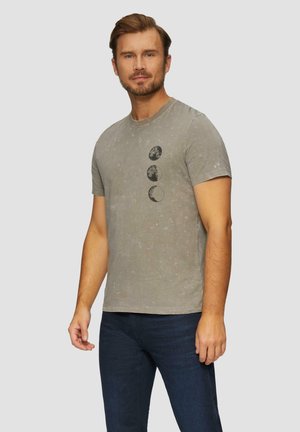 Grijze katoenen T-shirt met een zachte texture, voorzien van een ronde hals en drie maanfase-afbeeldingen in zwart op de voorkant.