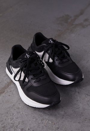 Matalavartiset tennarit - black