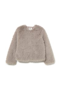 Chaqueta de pelaje sintético gris claro de manga larga con cuello redondo y etiqueta interna visible, colocada plana sobre un fondo blanco.