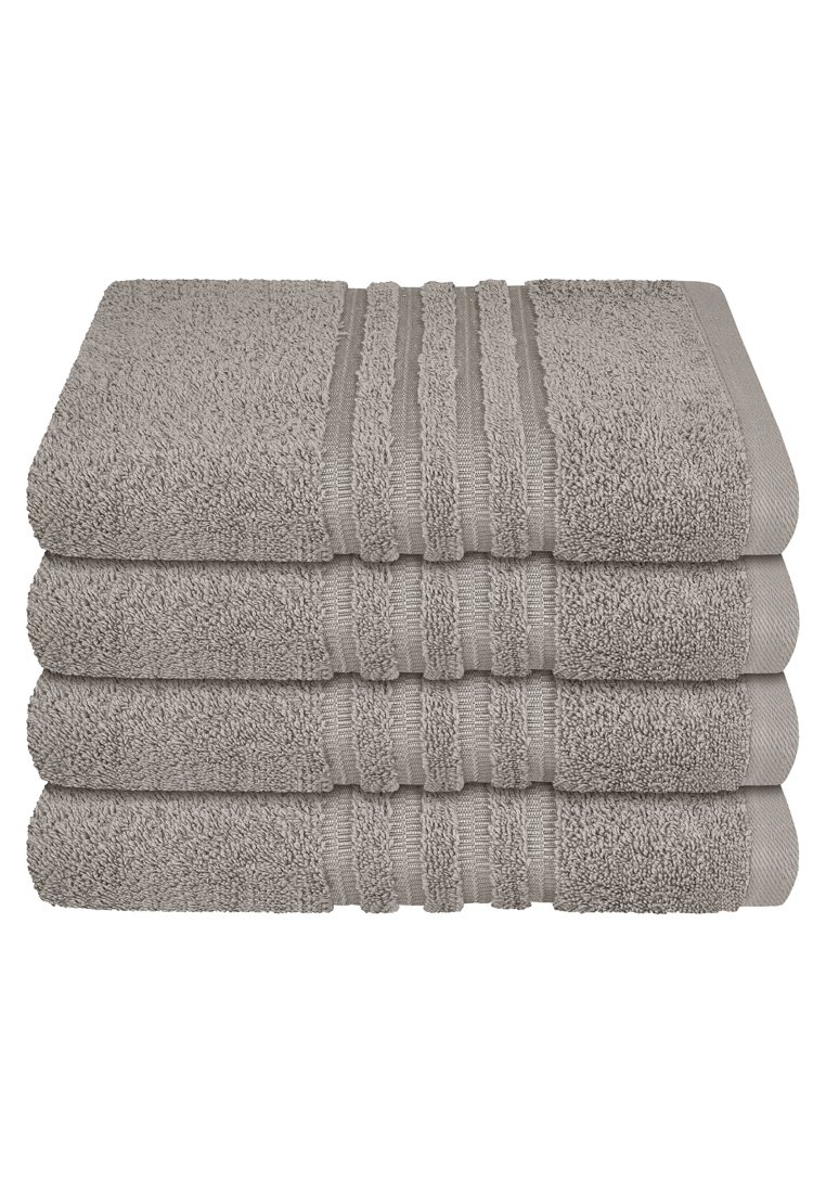 Pila di quattro asciugamani da bagno grigi in morbido tessuto, con lati texture e bande lisce. Il materiale sembra essere morbido con una finitura ad alta assorbenza.