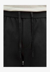 Non selezionato, black