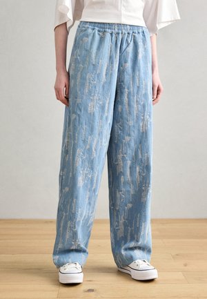 PANTS - Relaxed fit jeans - washed denim