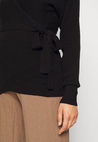 Anna Field MAMA Stickad tröja - black