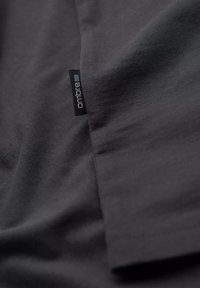 Non sélectionné, dark grey