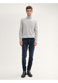 Thumbnail Image 4