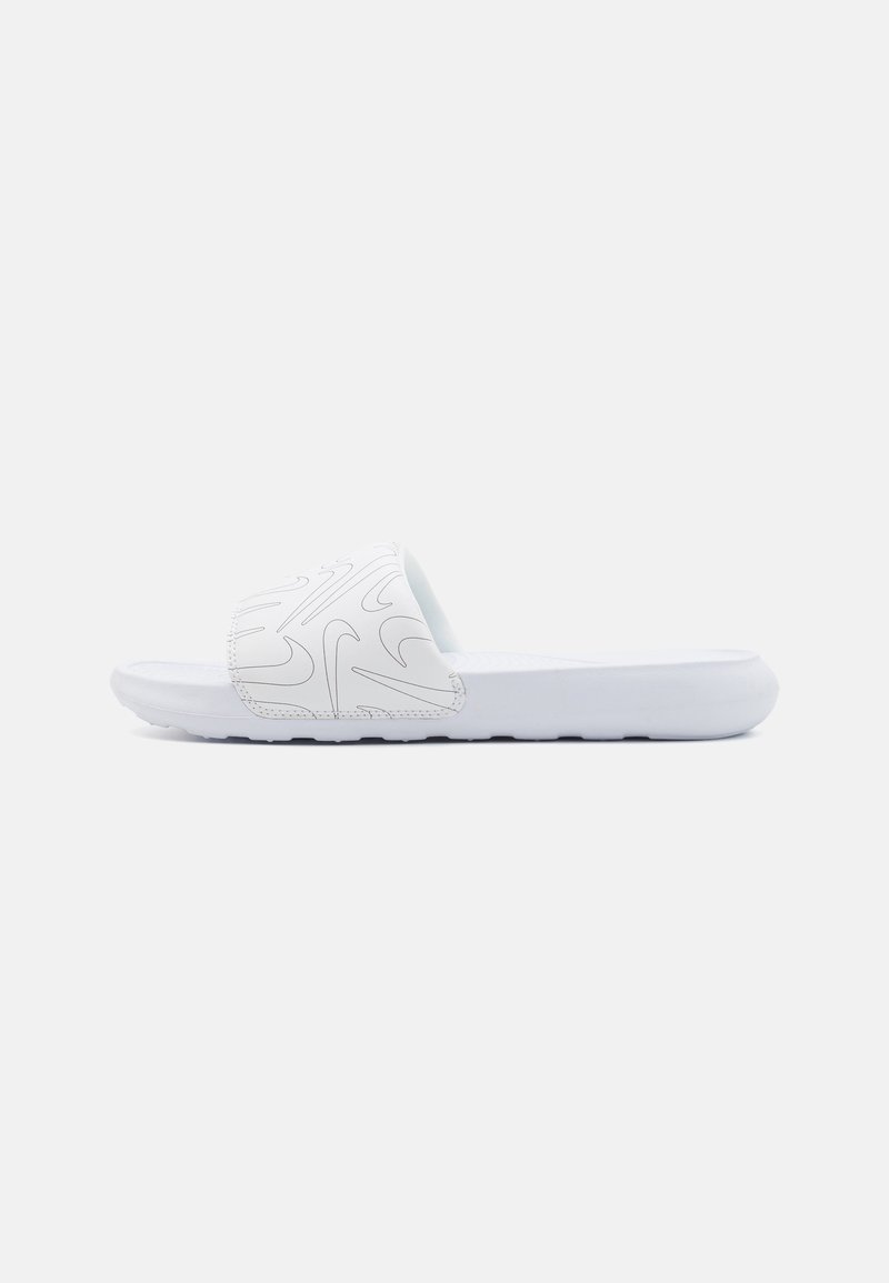 Nike Sportswear VICTORI ONE SLIDE PRINT - Šľapky - white/black