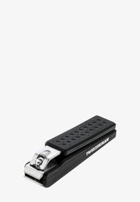 Zwarte Tweezerman nagelknipper met gestructureerde grip en roestvrijstalen snijranden op een witte achtergrond.