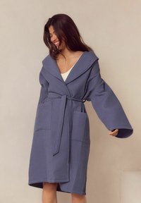 Next REGULAR FIT - Hommikumantel - blue