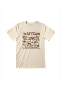 Beige bomulls t-shirt med en vintage-inspirerad kartdesign med titeln "Hyrule Kingdom" i brunt, som visar olika landskap och platser.