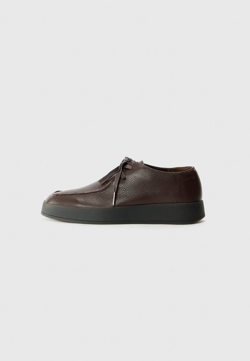 Calvin Klein HYBRID CUP WALLABEE - Stringate eleganti - bordeaux/grey