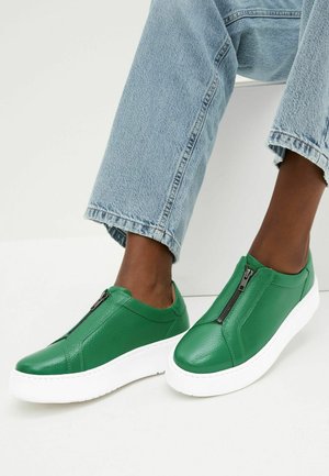 Sneakers - green