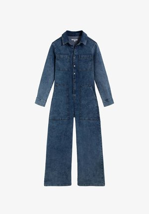 Mono de mezclilla azul oscuro con mangas largas, cierre frontal con botones, cuello y grandes bolsillos parche en el pecho y las caderas. Diseño de pierna ancha.