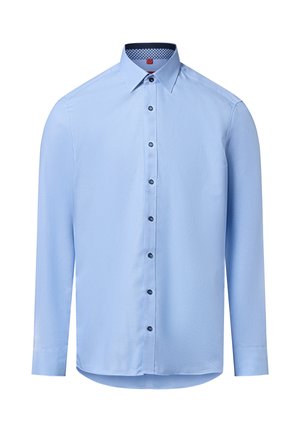 Camicia a maniche lunghe azzurro chiaro con un motivo testurizzato, colletto con bottoni e dettagli in blu scuro sui bottoni anteriore.
