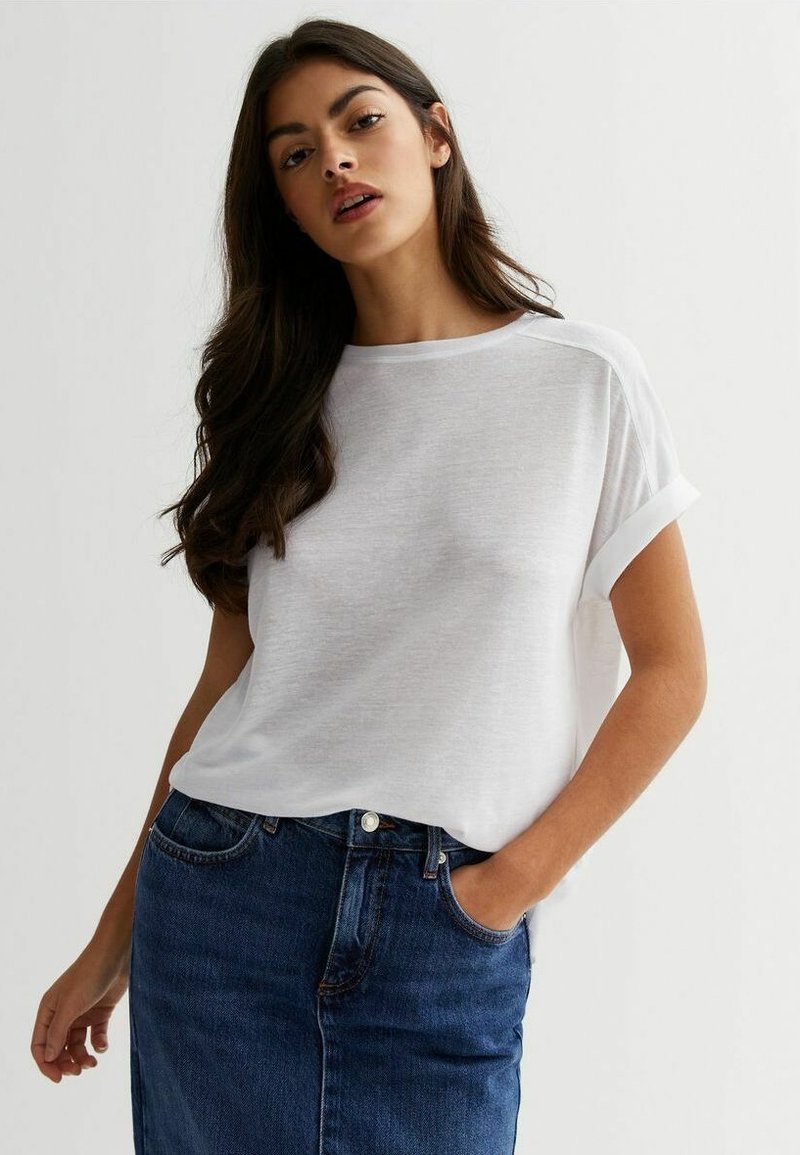 T-shirt Basique New Look Fille – 9 Ans – Blanc – Col Bateau – Occasion Bon état