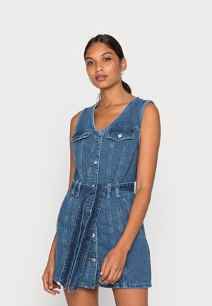 ONLKENDRA BUT BELT DRESS - Vestido vaquero - medium blue denim