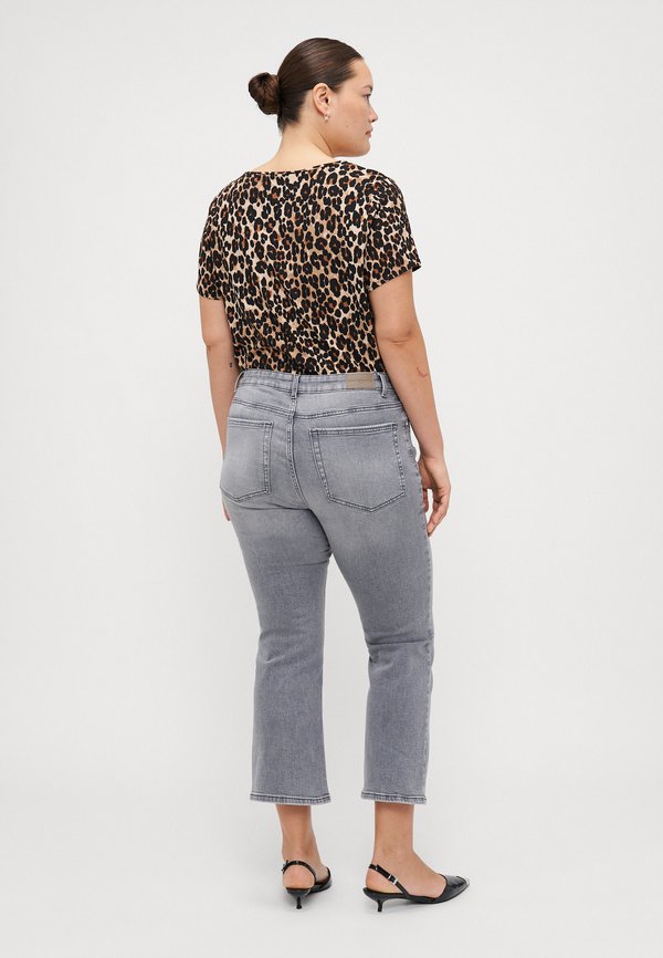 CARWILLY CROPPED - Flared Jeans4