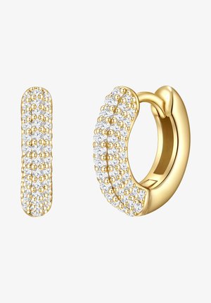 Orecchini a cerchio in oro con superficie testurizzata, piccoli perle e numerosi cristalli trasparenti incastonati in un motivo decorativo.