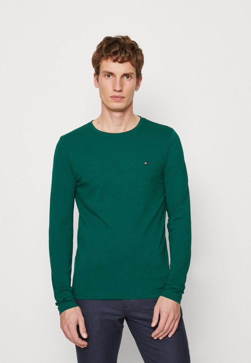 Tommy Hilfiger - SLIM FIT LONG SLEEVE TEE - Bluză cu mânecă lungă - prep green, Extindeți