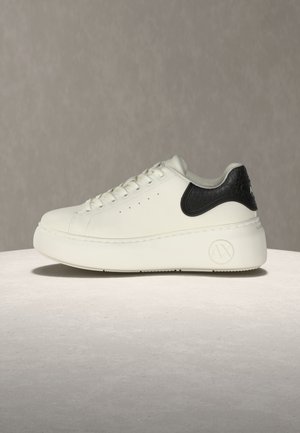 Armani Exchange SUPER MINI - Sneakers laag - off white/black