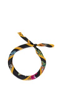 Foulard di seta nero con strisce gialle, caratterizzato da un motivo floreale in rosa, blu e verde. Legato a forma circolare.