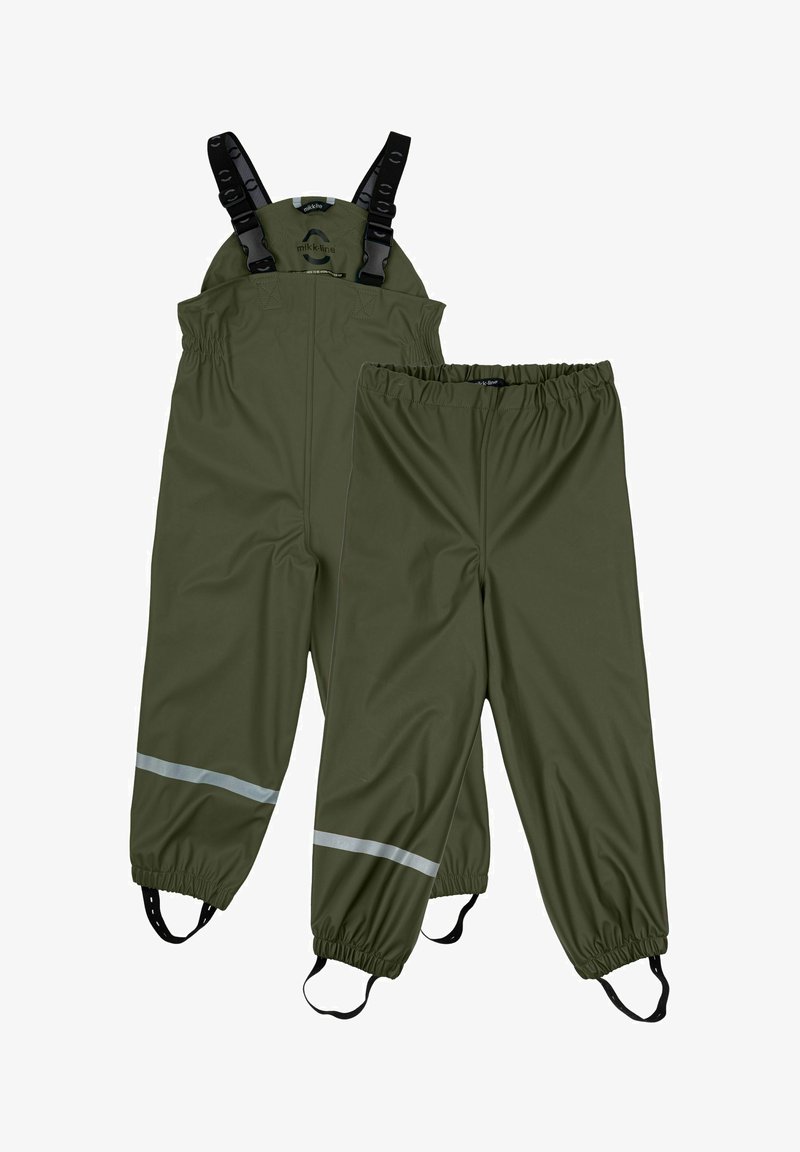 Salopette imperméable vert olive avec des bretelles noires ajustables, une taille élastique et des bandes réfléchissantes en bas. Texture lisse.