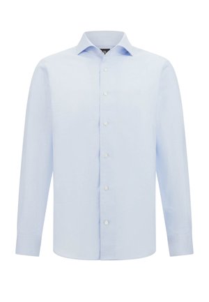 Chemise à manches longues bleu clair en coton avec un col standard, dotée de six boutons sur le devant et de poignets à boutons. Texture lisse ; sans motifs.