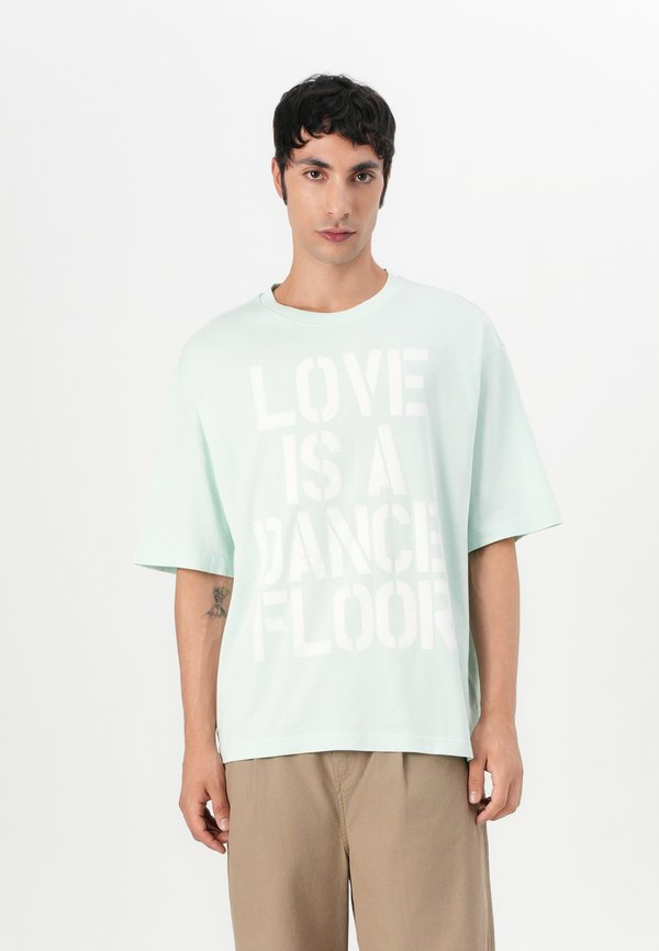 PRIDE MARC HUNDLEY LOVE DANCE FLOOR UNISEX - Print T-shirt - tropic aqua