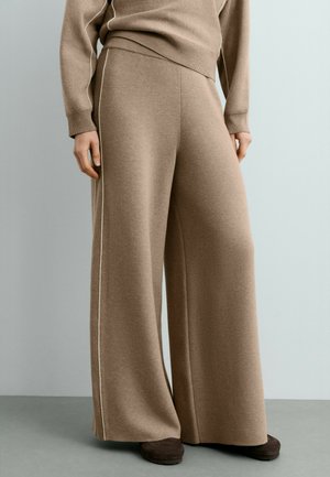 OYSHO, STRAIGHT-LEG KNIT TROUSERS WITH RIB PIPING - Pantalon de survêtement - light mink