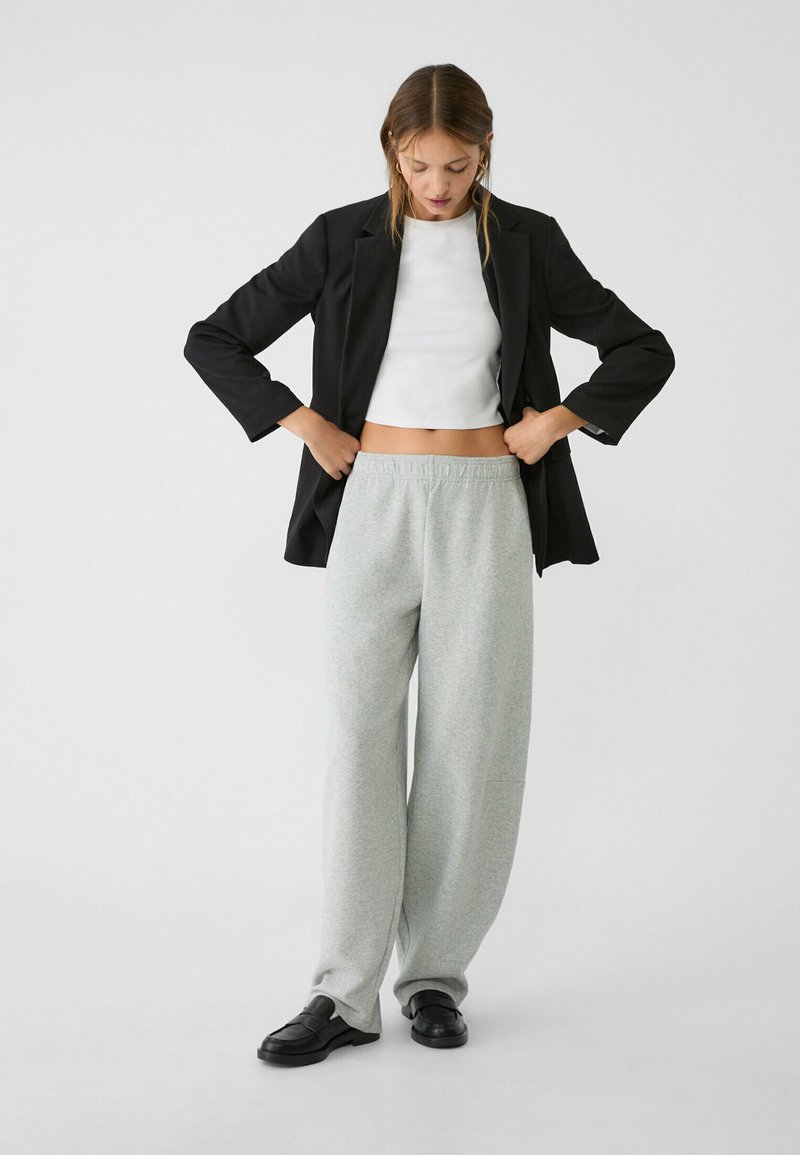 Pantalon sur gris pierre / blanc cassé | Vetement