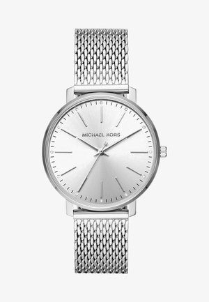 Relógio de aço inoxidável prateado com bracelete de malha, mostrador prateado texturizado, marcadores de horas e um design minimalista com pequenos acentos de cristal.